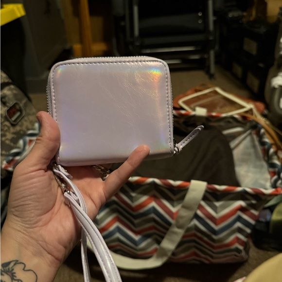 Iridescent Women's Wallet - Picture 2 of 6